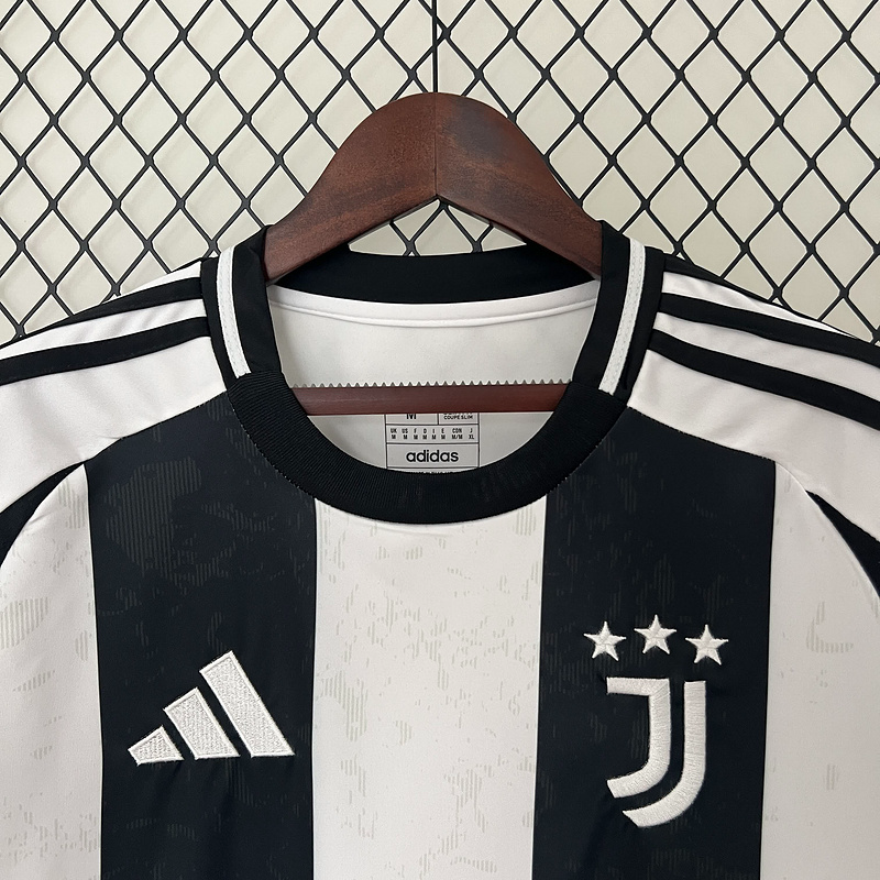 Camisola Juventus - 24/25