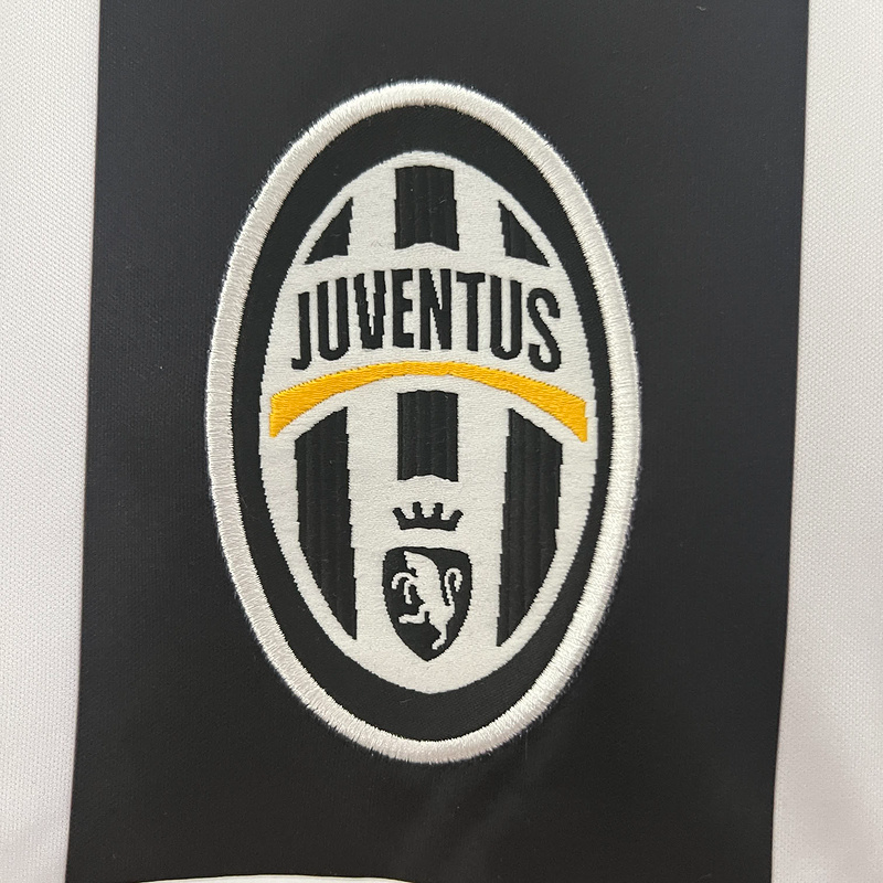 Camisola Retro Juventus - 04/05